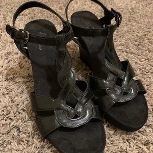 A2 by Aerosoles black strappy sandals